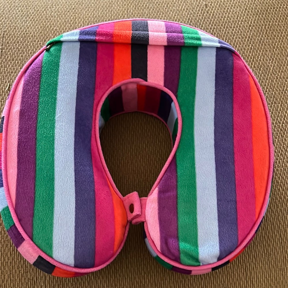 Travel pillow